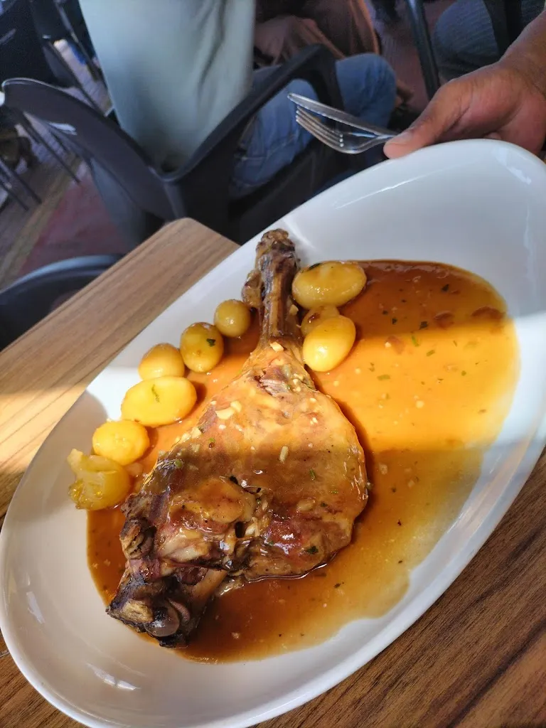 Joaquim Kanga_Bar Bonanza_Dos Hermanas_review