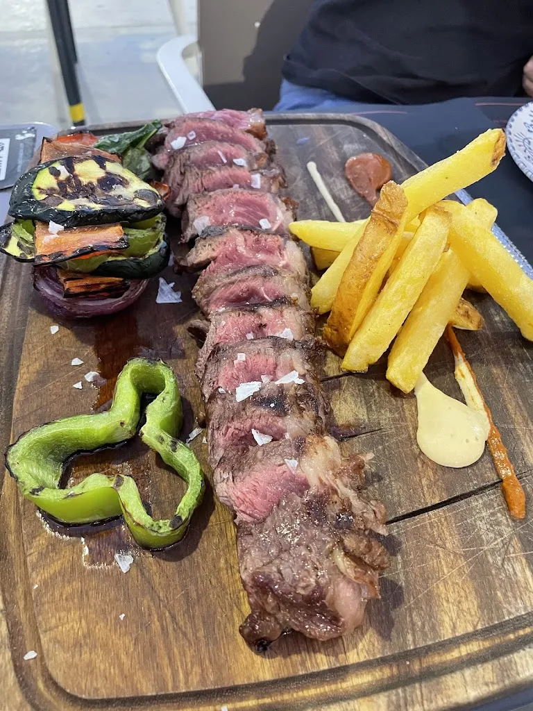 Katia Vidal_Delizia Tapas & Grill_Espartinas_review