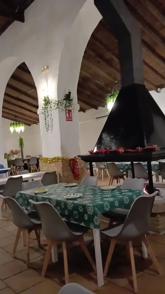 Miguel Tarazaga Ruiz_Bar restaurante Mau Loa_Espartinas_review