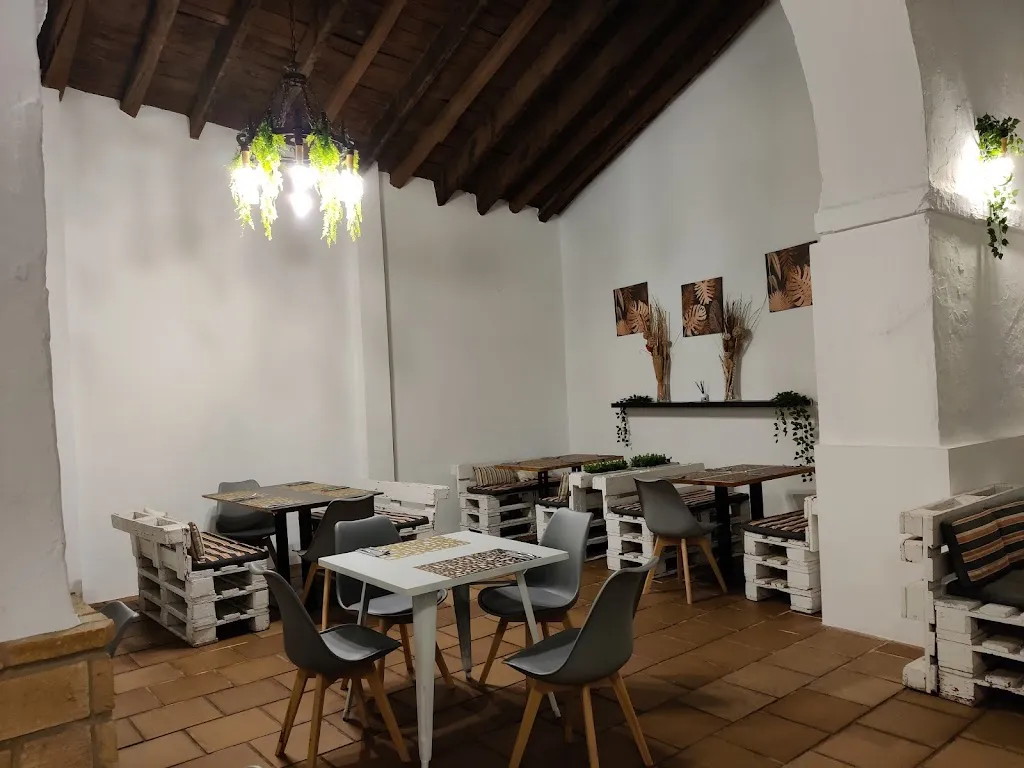 Bar restaurante Mau Loa restaurant in Espartinas