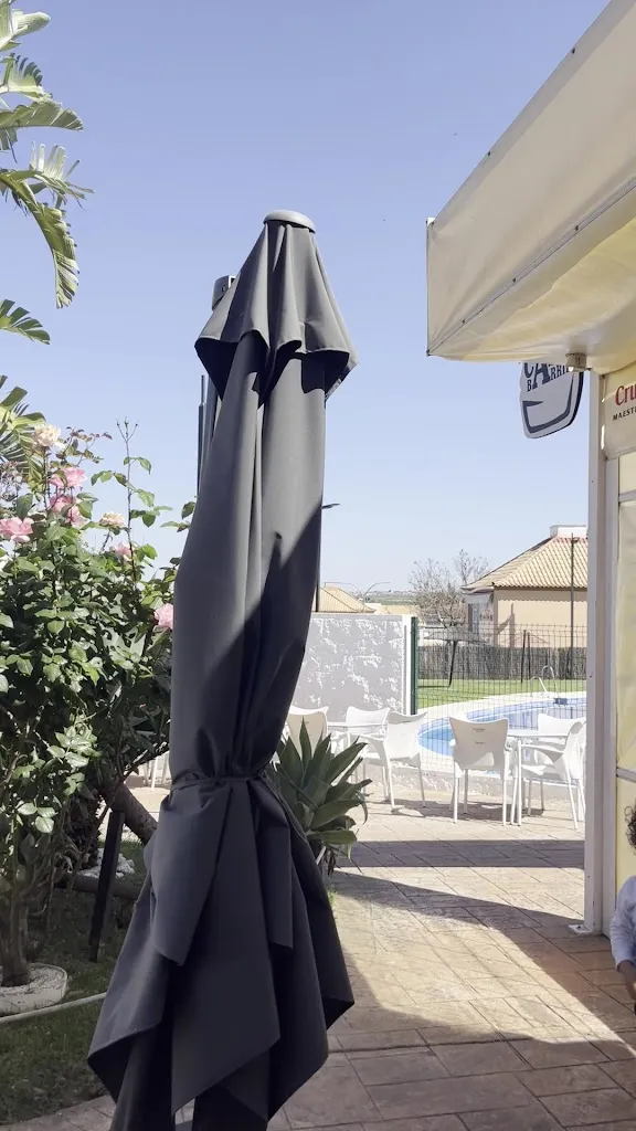 javier lasarte_Club Social Urbanización El Retiro_Espartinas_review