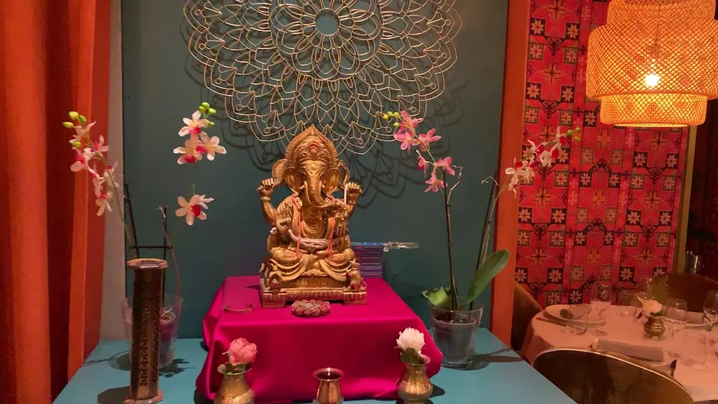 CURRY & CANELA RESTAURANTE HINDU, INDIO, NEPALI_Espartinas_slider_image_2