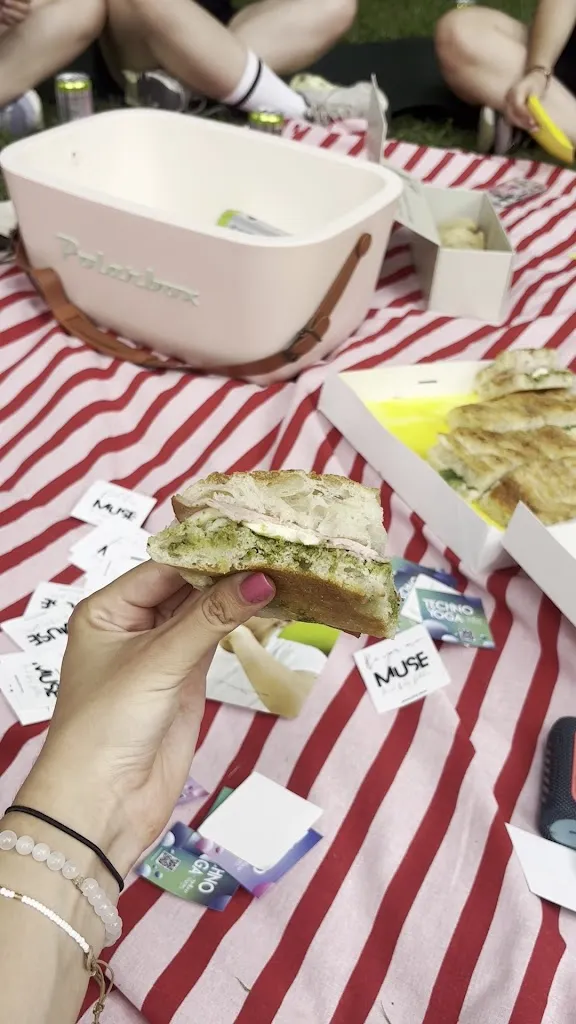 Karina Kitipova_Longhi’s Focacceria_Espartinas_review