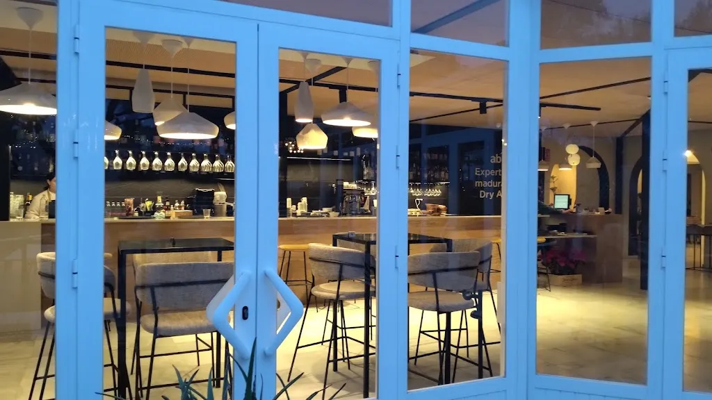 Raulete Hoyo_ABQ Los Espejos_Espartinas_review