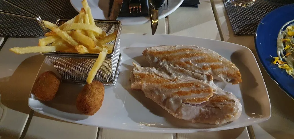 Raúl FF_ABQ Los Espejos_Espartinas_review