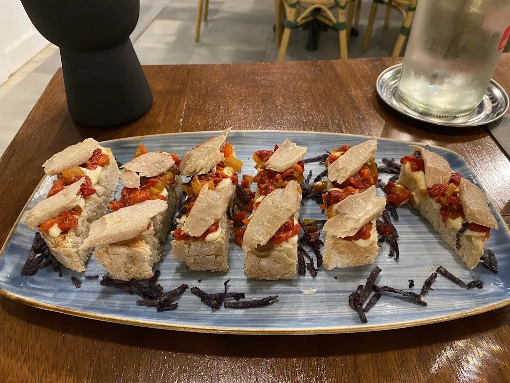 Alejandro M_ABQ Los Espejos_Espartinas_review