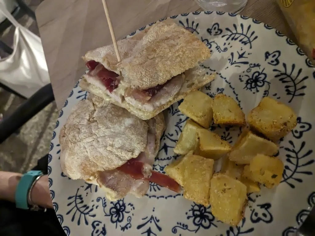 Menu_Restaurante Laurel Tapas_Écija_immagine_5