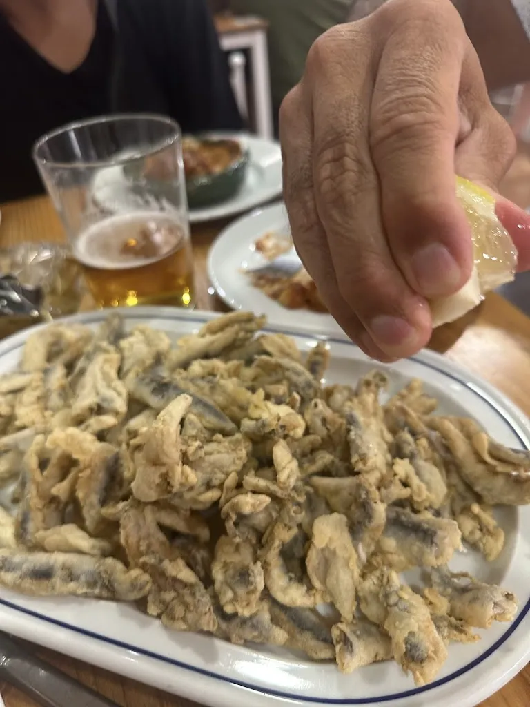 Caroline Yoshida_Bar Domingo_Écija_review