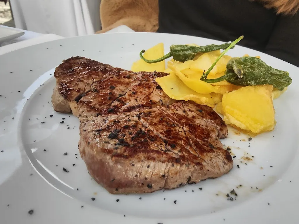 Juan Lozano_Bar restaurante Casa Carmona_Écija_review