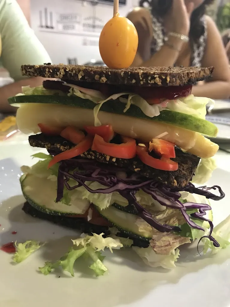 Luiz Pimenta_Café Central_Écija_review