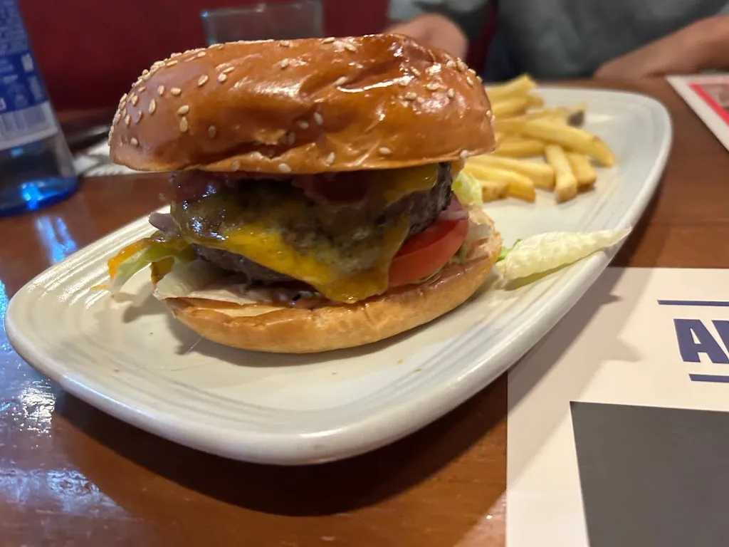 Jose Ostos_Foster's Hollywood_Écija_recensione