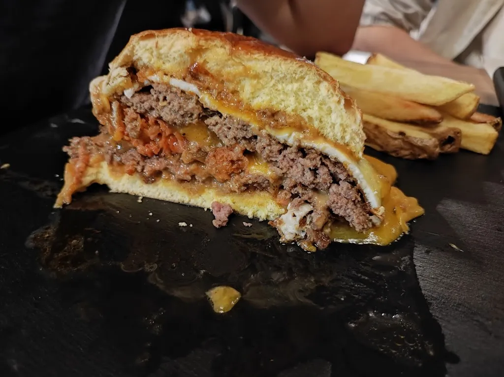 Juan Antonio Bermudo_Mr Mamut Burger_Écija_review