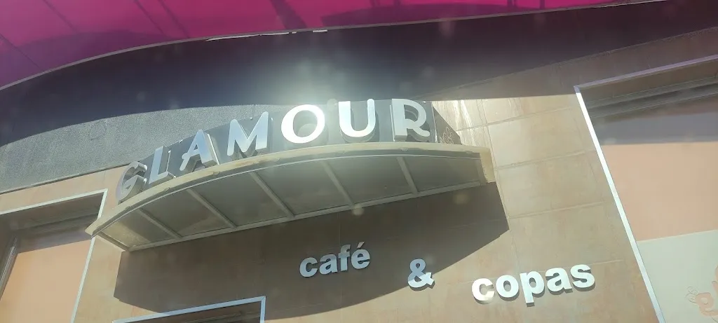 Angélica Ruiz_Bar Glamour_Estepa_review