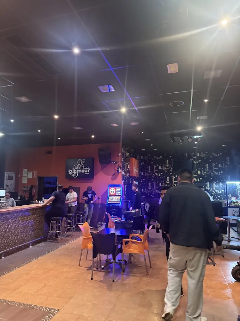 Динмухамед Айтбек_Bar Glamour_Estepa_review