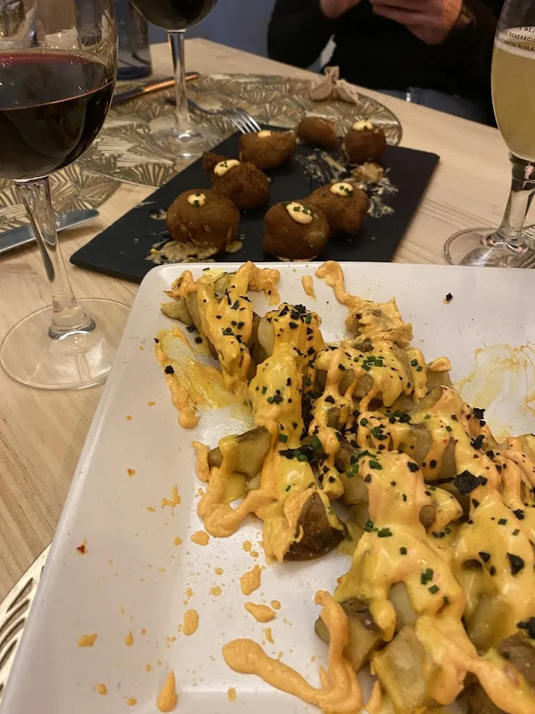 lucia torres_Restaurante AKIKO'N Los nuestros gastrobar_Estepa_review