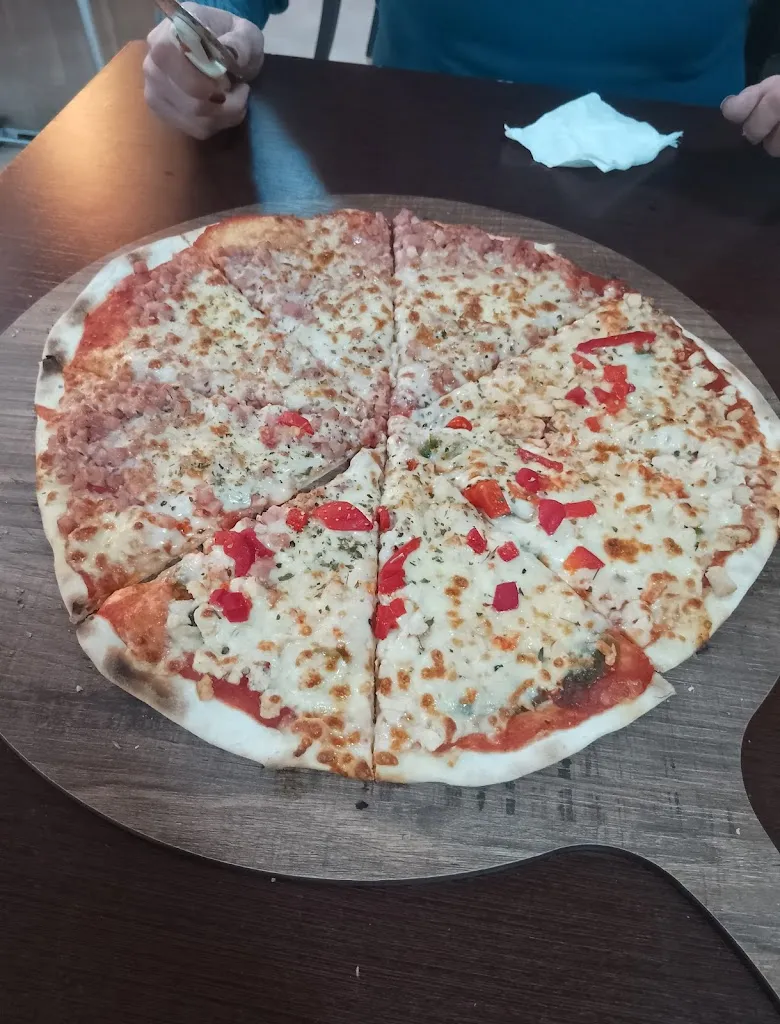 Pizzería la chata estepa_Estepa_slider_image_3