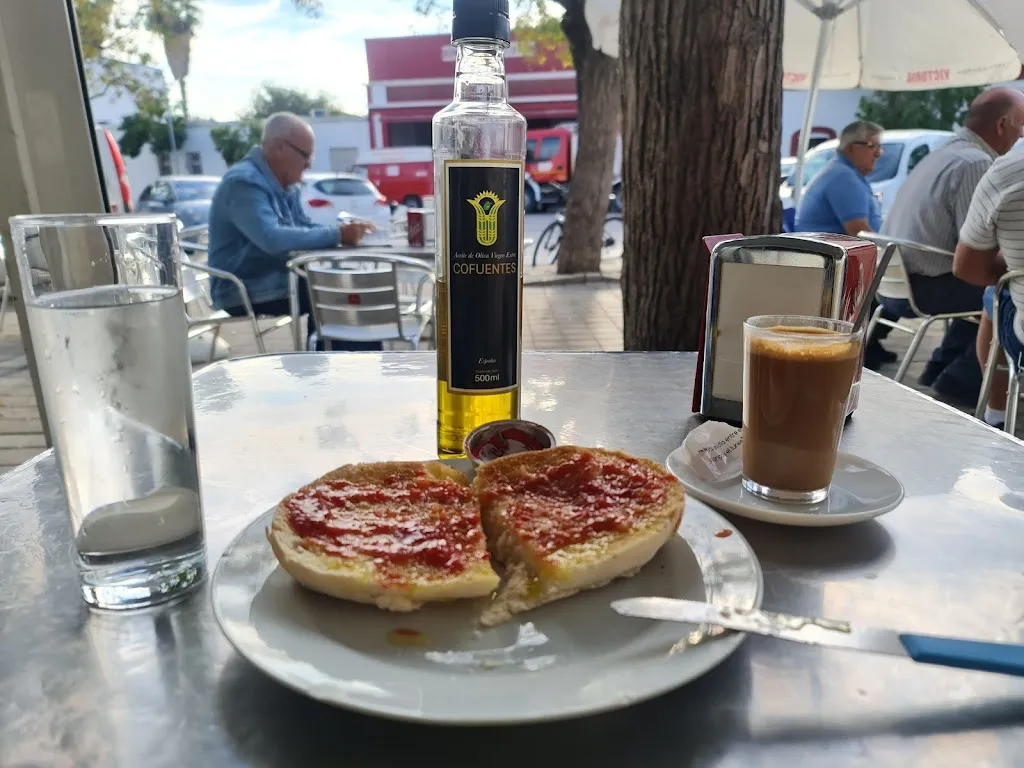 Bar Trompezon restaurant in Fuentes de Andalucía