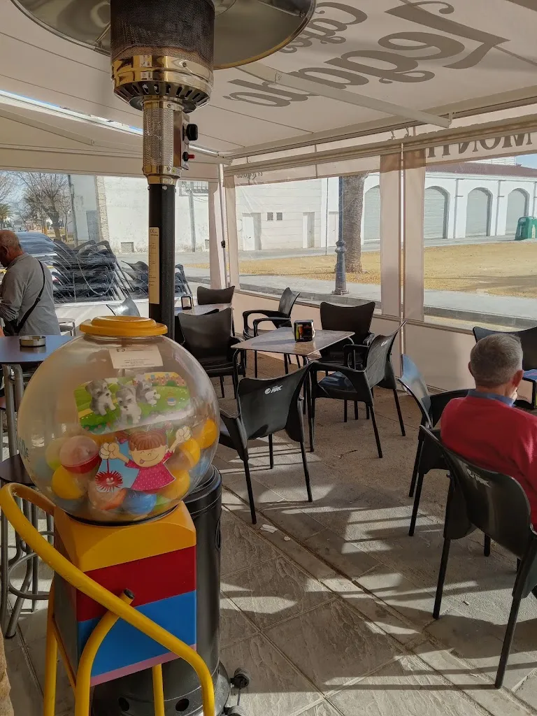 Bar montilla restaurant in Fuentes de Andalucía