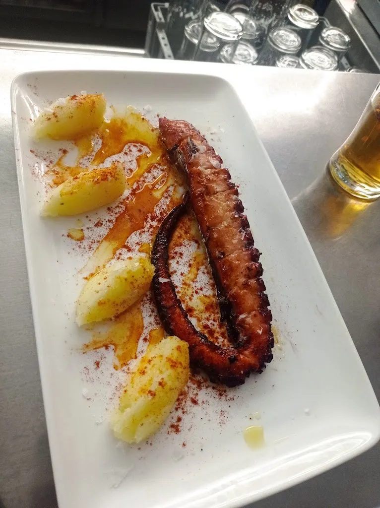 Bar Laure restaurant in Fuentes de Andalucía