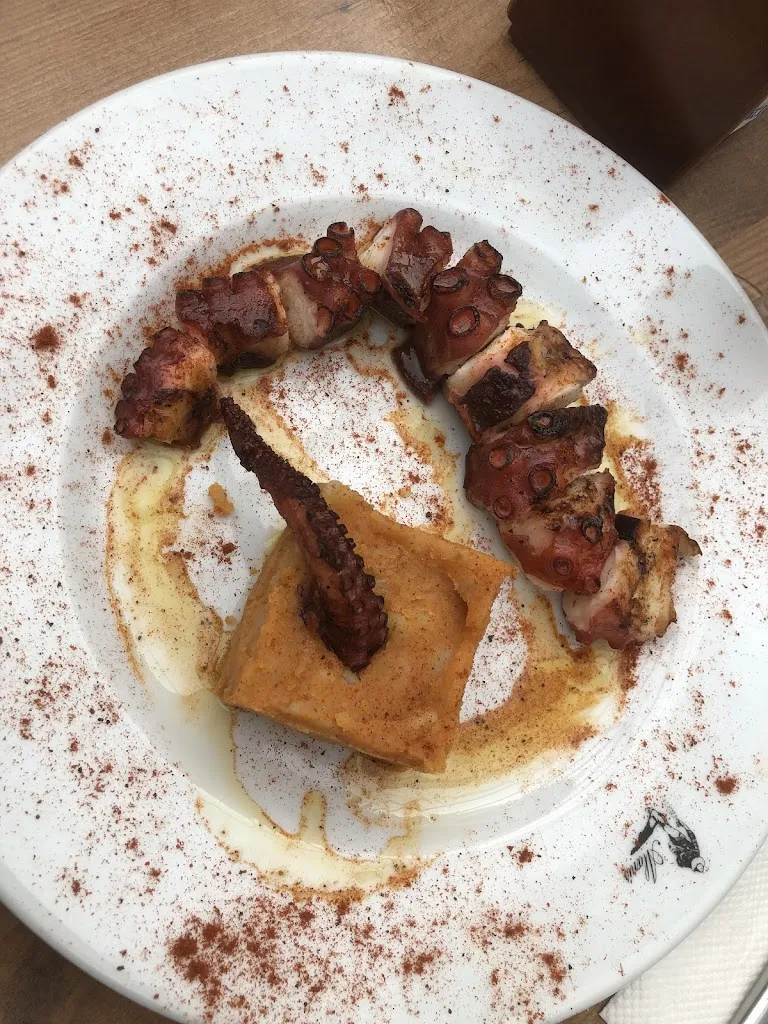 Nani Salas_Bar Casa Pedro_Gerena_review