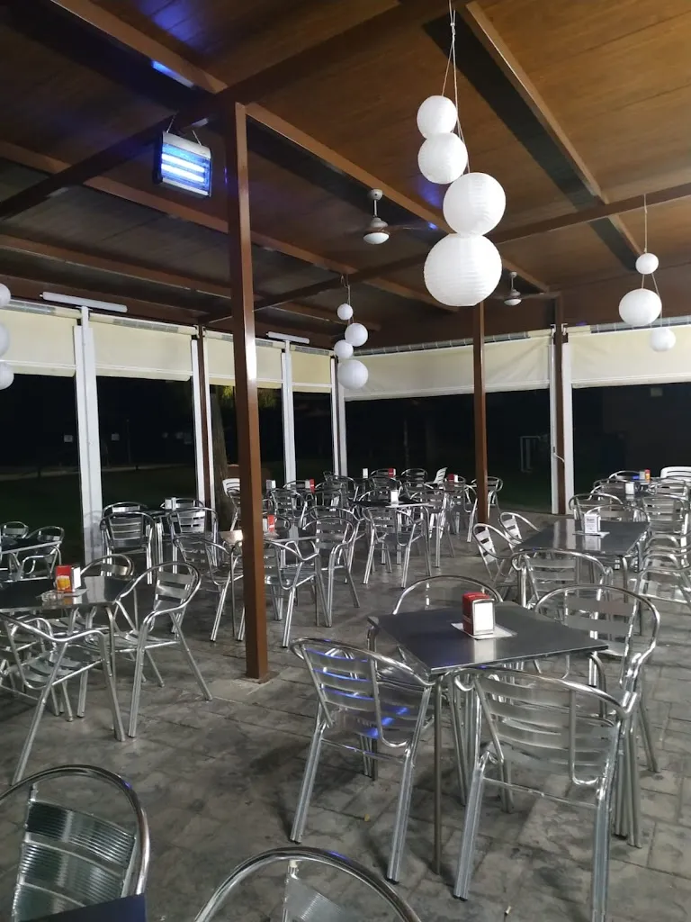 Bar-restaurante Club social la maestranza de gelves ristorante a Gelves