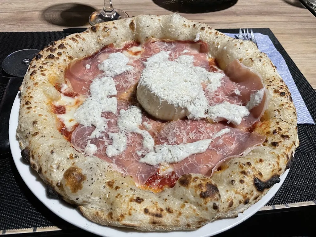 Adrián Palacios_Il piccolo porto_Gelves_review