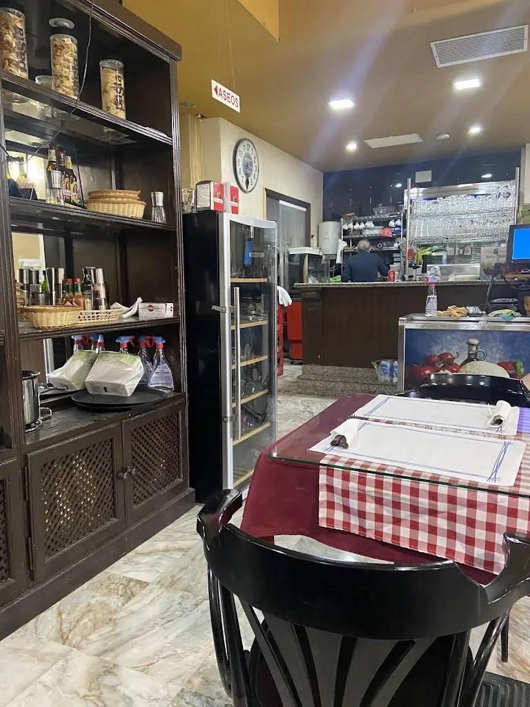 Pizzeria Giuseppe restaurant in Gelves