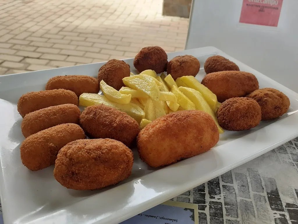 Tamara Hernández_Bar Cafetería Neptuno II_Gelves_review