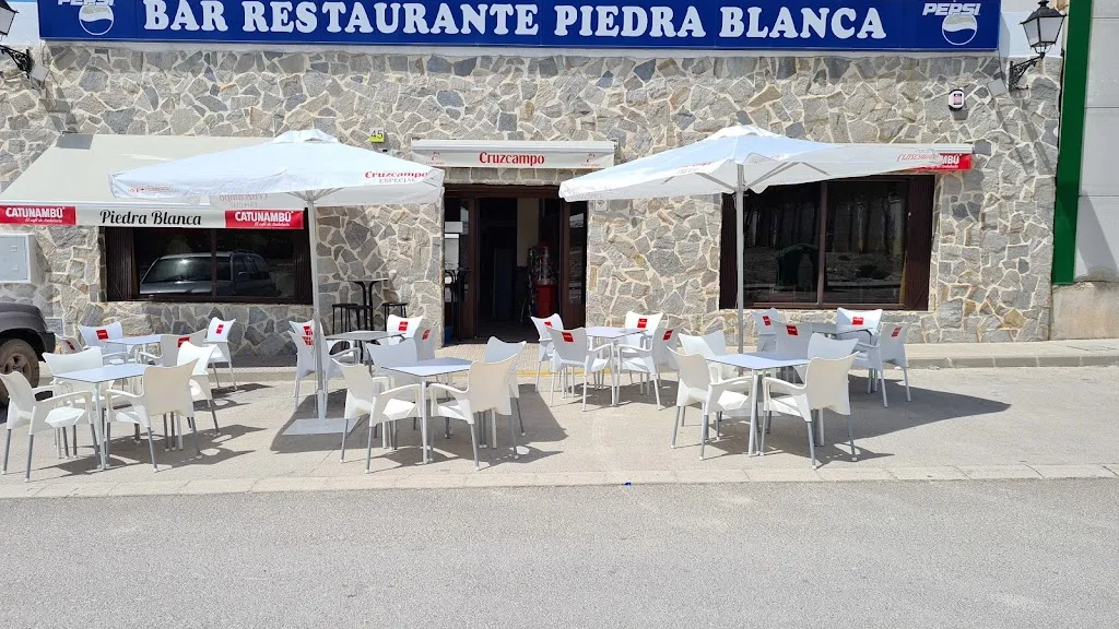 Restaurante Piedra Blanca_Gilena_slider_image_1