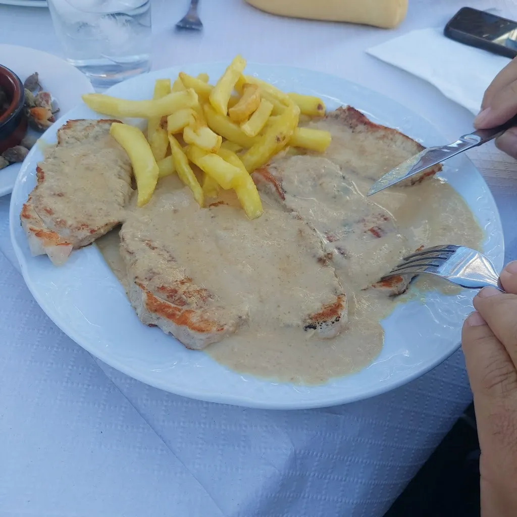 Guadalupe Romero Sánchez_Pinos_Gilena_review