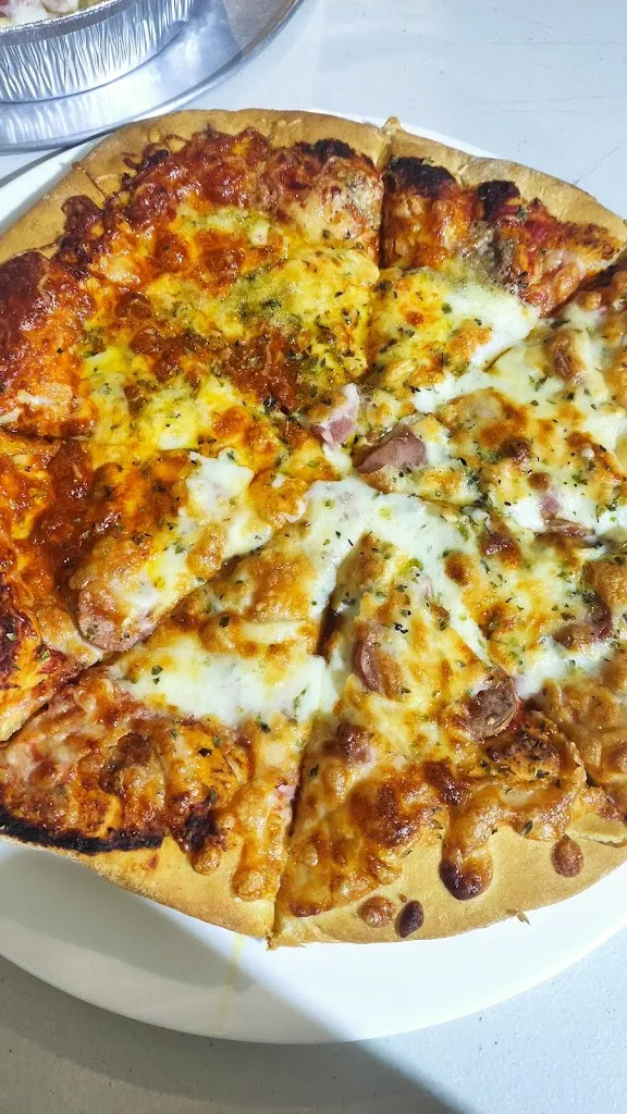 Menu_Gilena's Pizza_Gilena_image_3