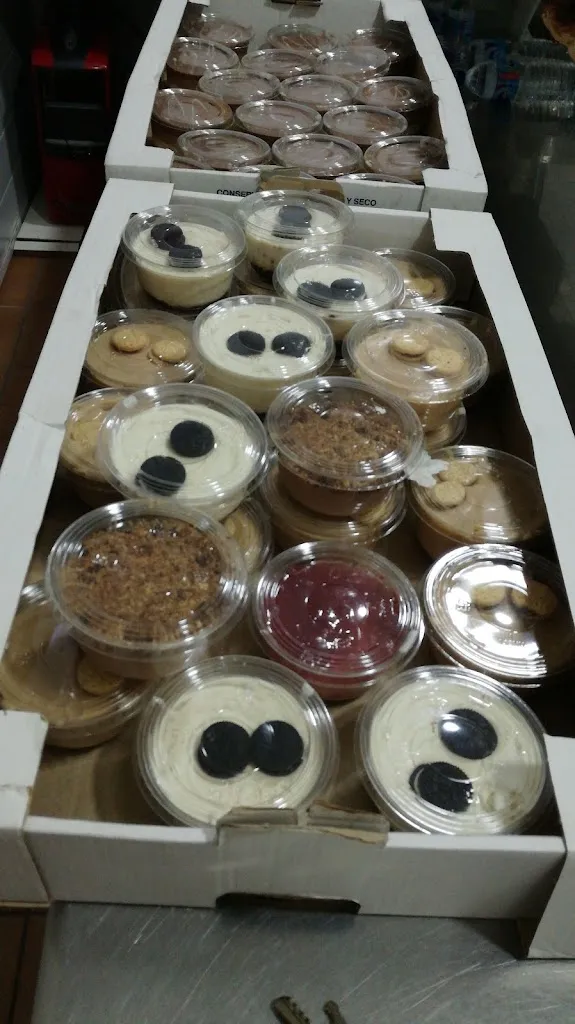 Raquel Aguilar_Gilena's Pizza_Gilena_review