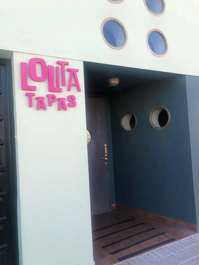 Bar Lolita Tapas_Gines_slider_image_1