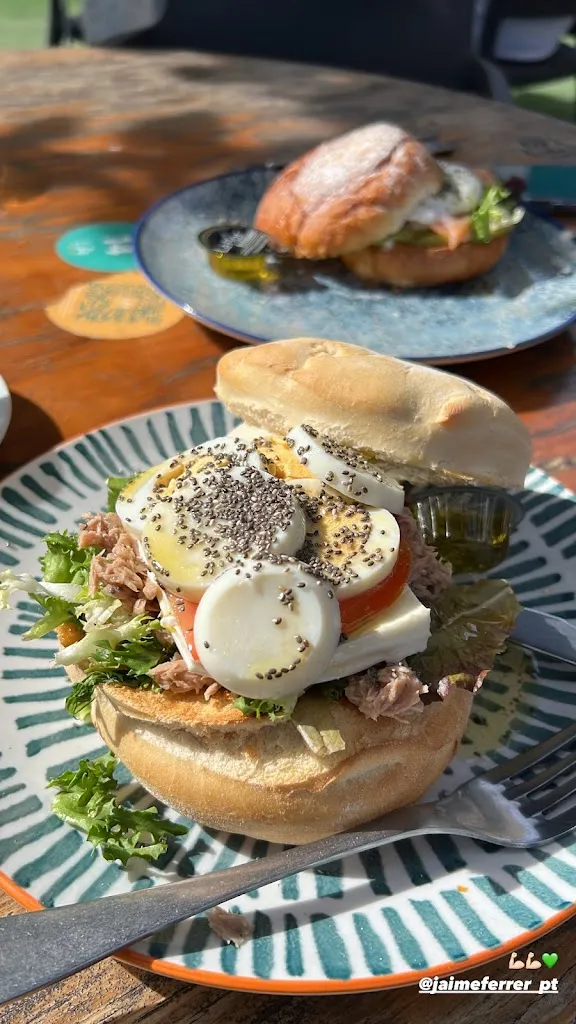 Adrian Carrasco_Desayunos y Coctelería Terraza Life Nature_Gines_review