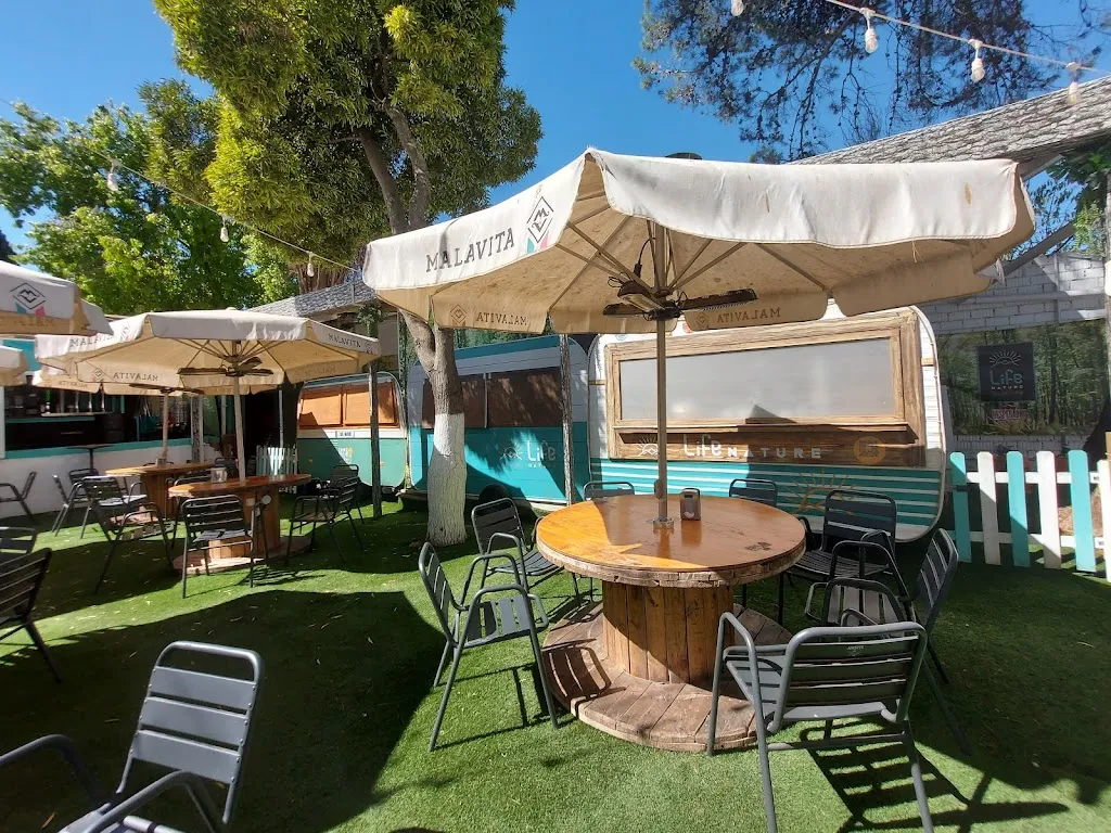 Desayunos y Coctelería Terraza Life Nature_Gines_slider_image_1