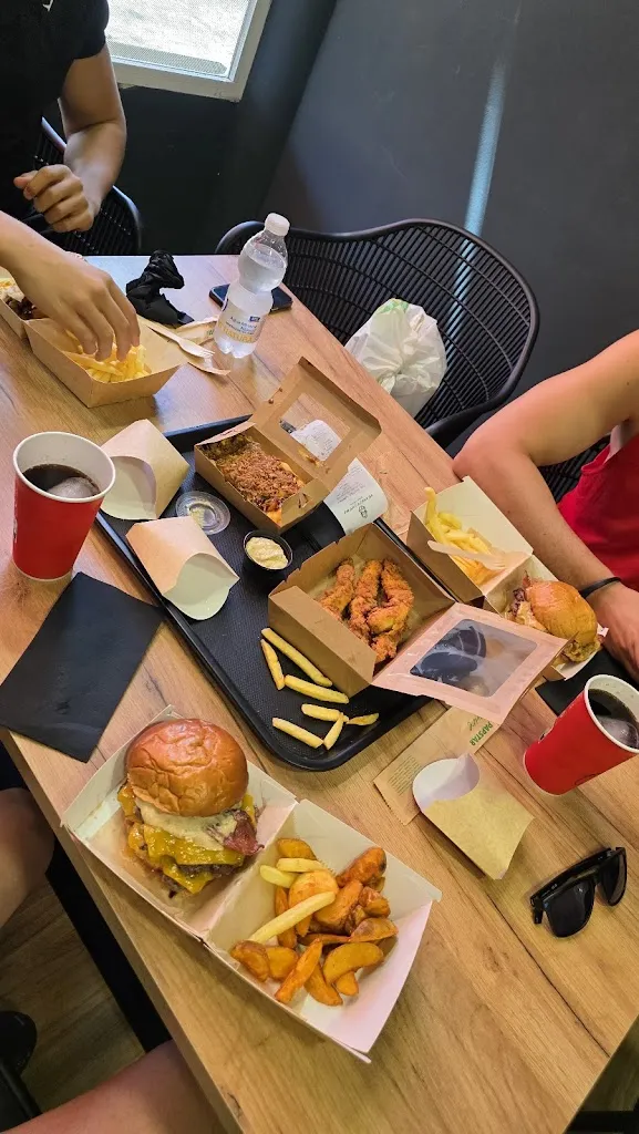 Yuluga Reyens_The Bigfoot Company_Gines_review