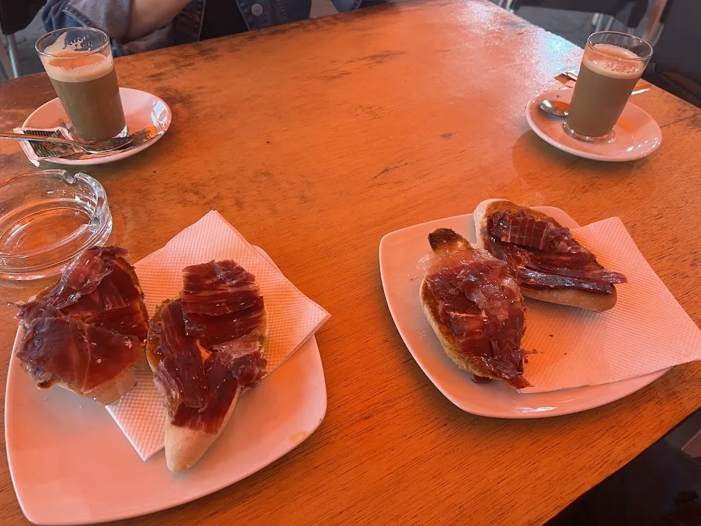 FRAPPÉ Brasas-Beers-Coffee_Gines_slider_image_3