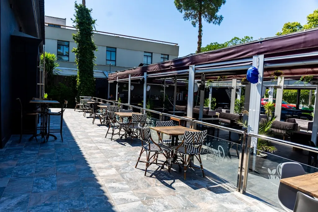 Green House lounge restaurant in Gines