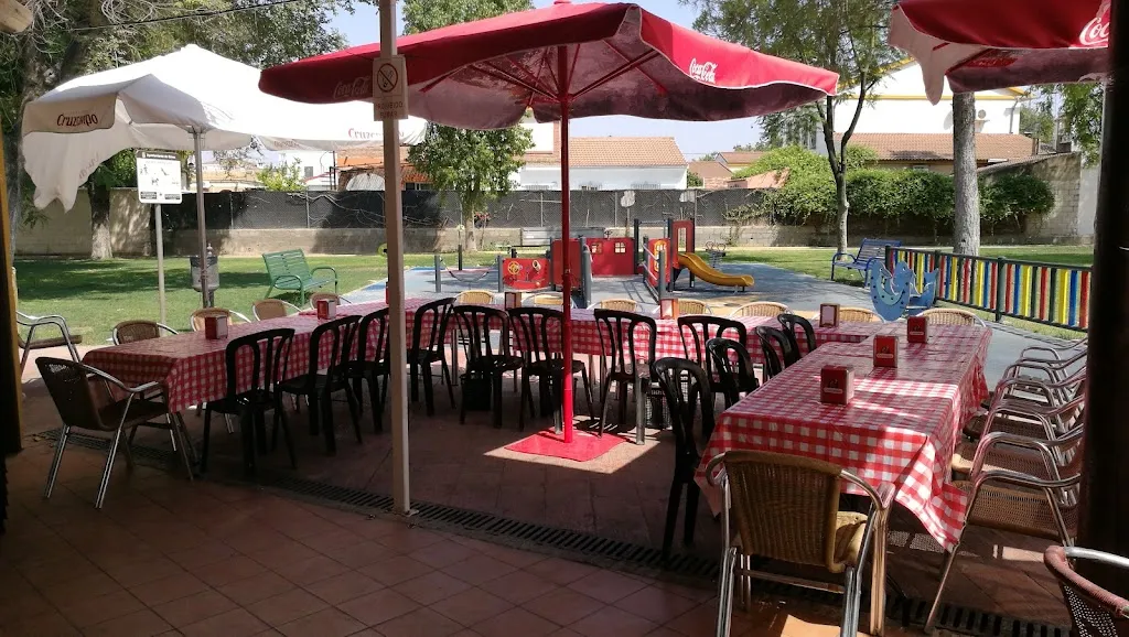 Bar Parque de los patos Gines restaurant in Gines