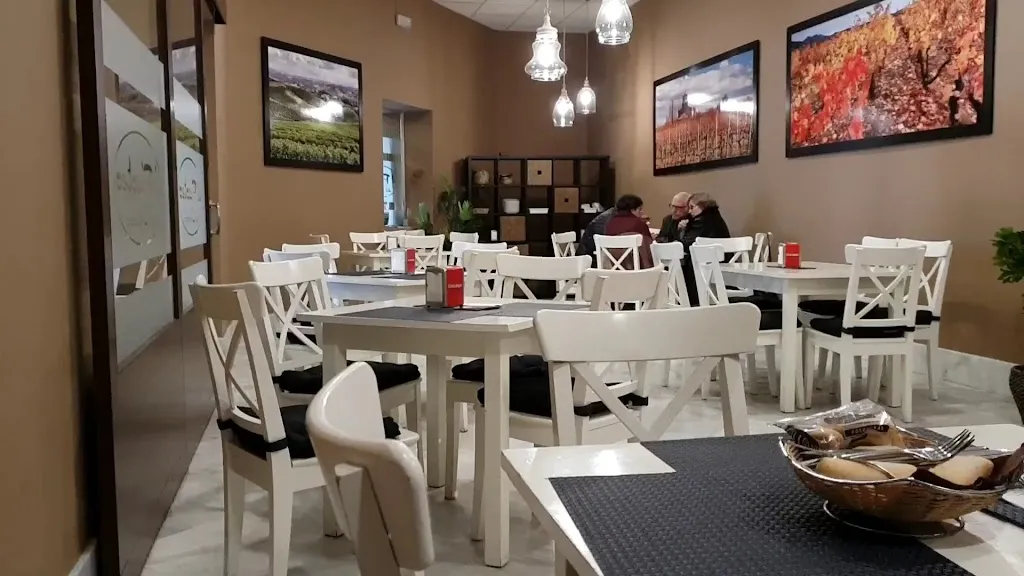 El Picoteo restaurant in Gines
