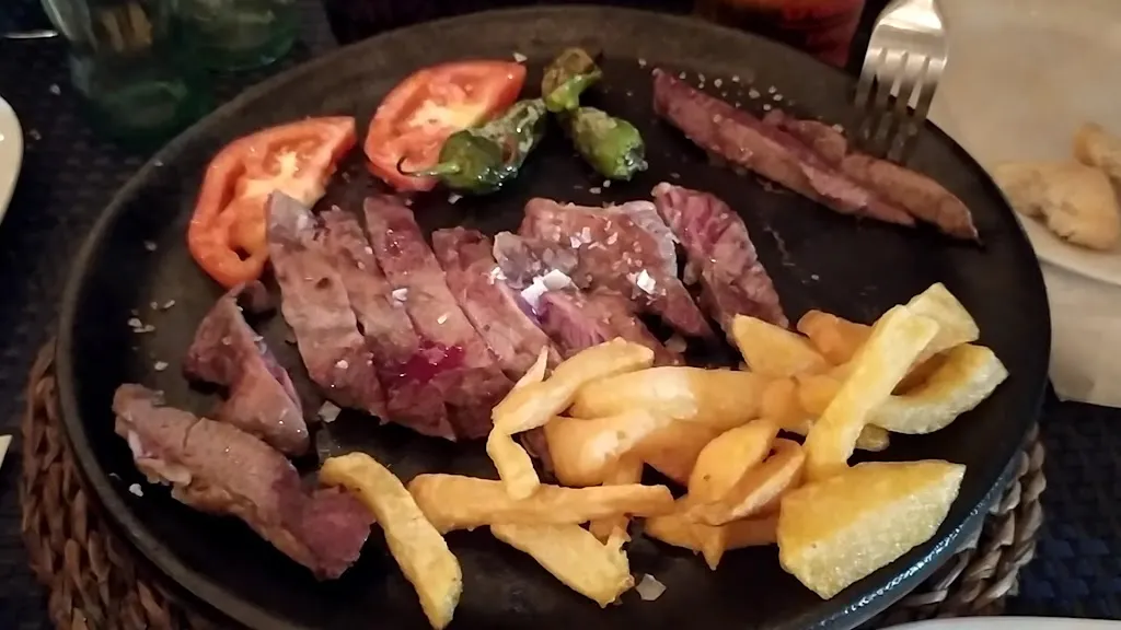 El Picoteo_Gines_slider_image_2