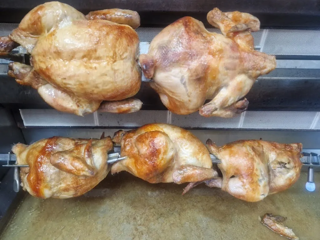 ASADOR DE POLLO GINÉS restaurant in Gines