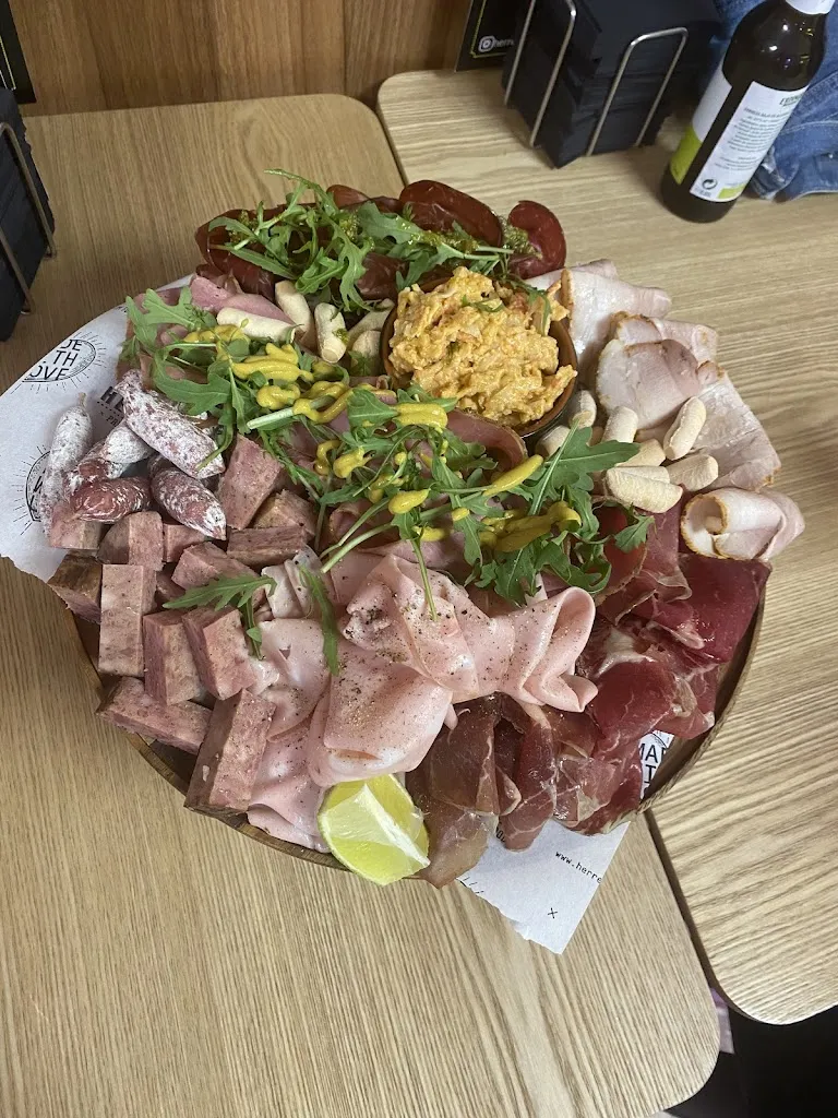 Silvia C.V_Herrera Premium Food_Herrera_review