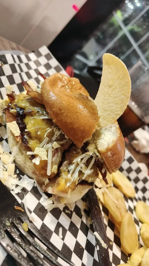 Rubén Ortíz_Hamburguesería Malabrigo_Guillena_review