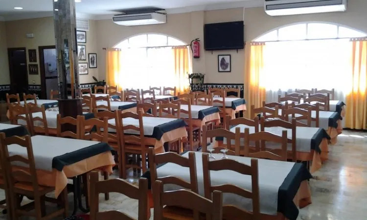 Hostal Venta Los Arcos restaurant in Guillena
