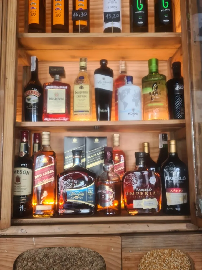 Cuero & Vermú Las Pajanosas restaurant in Guillena