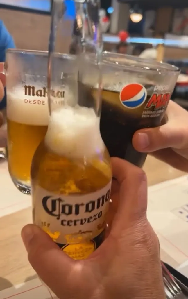 Tan_Foster's Hollywood_Alicún_review