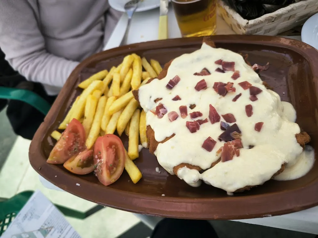 Kastor Oña_Peña Bética Roberto Rios Comidas_Lantejuela La_review