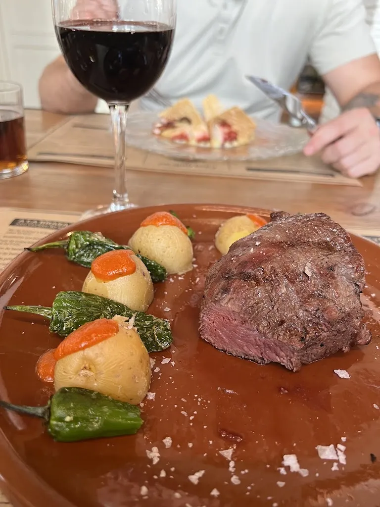 Brisa Oviedo_Casa Gabriel_Alicún_review