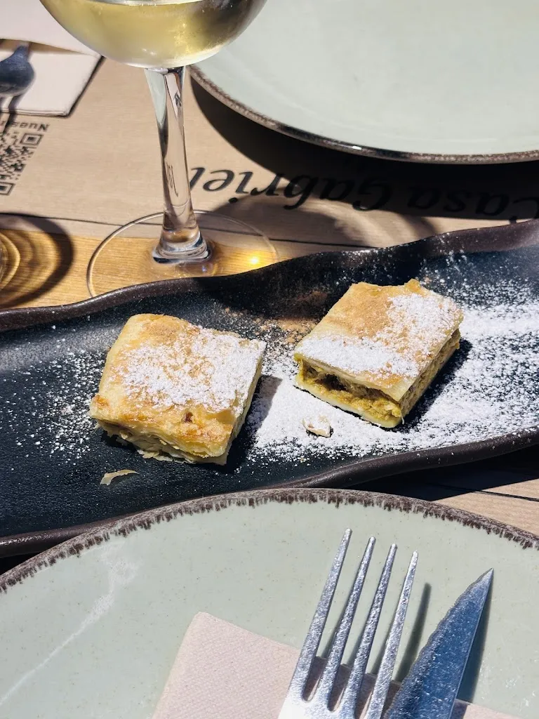 Nasrul Ekram_Casa Gabriel_Alicún_review